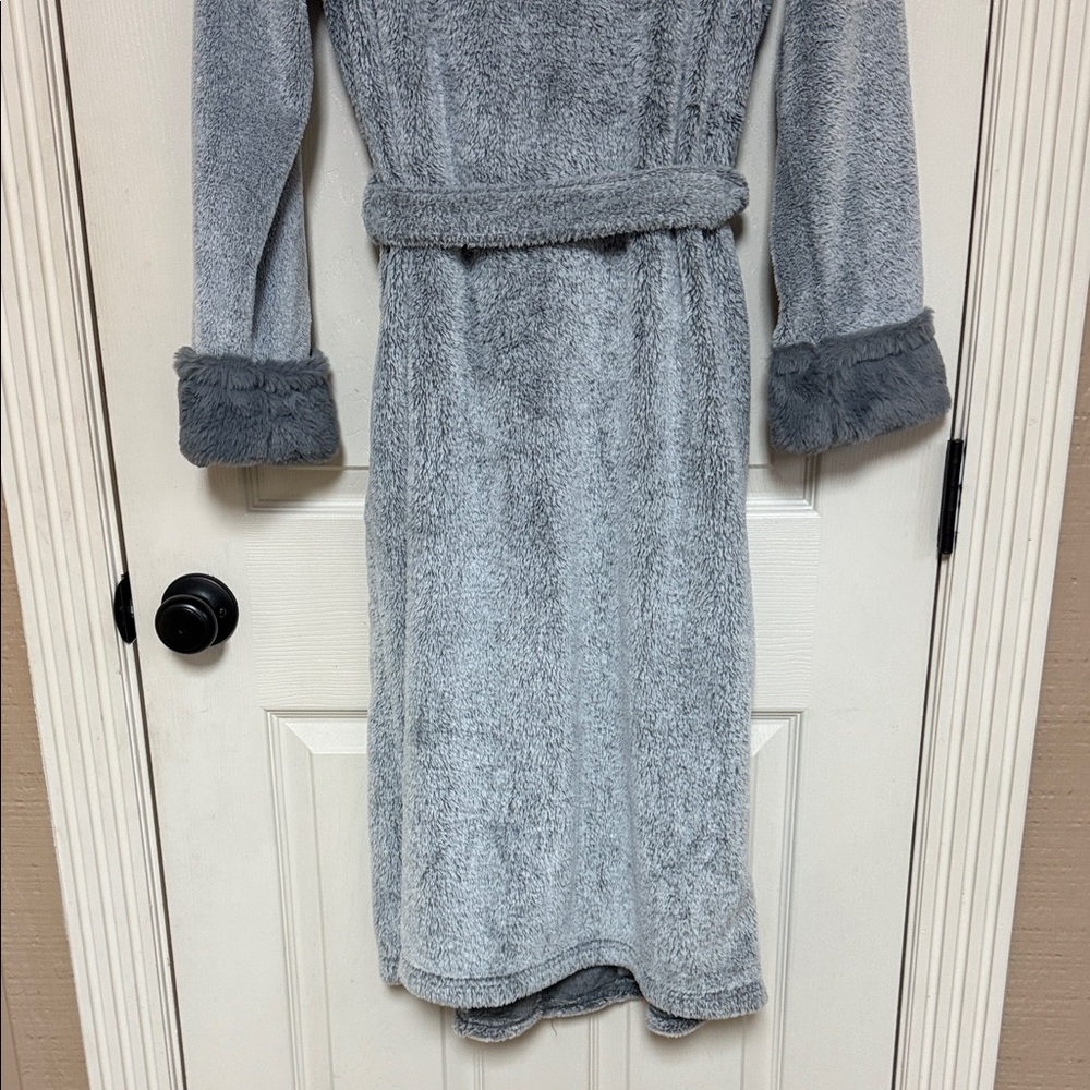 Secret Treasures Soft Gray Robe - Picture 12 of 12